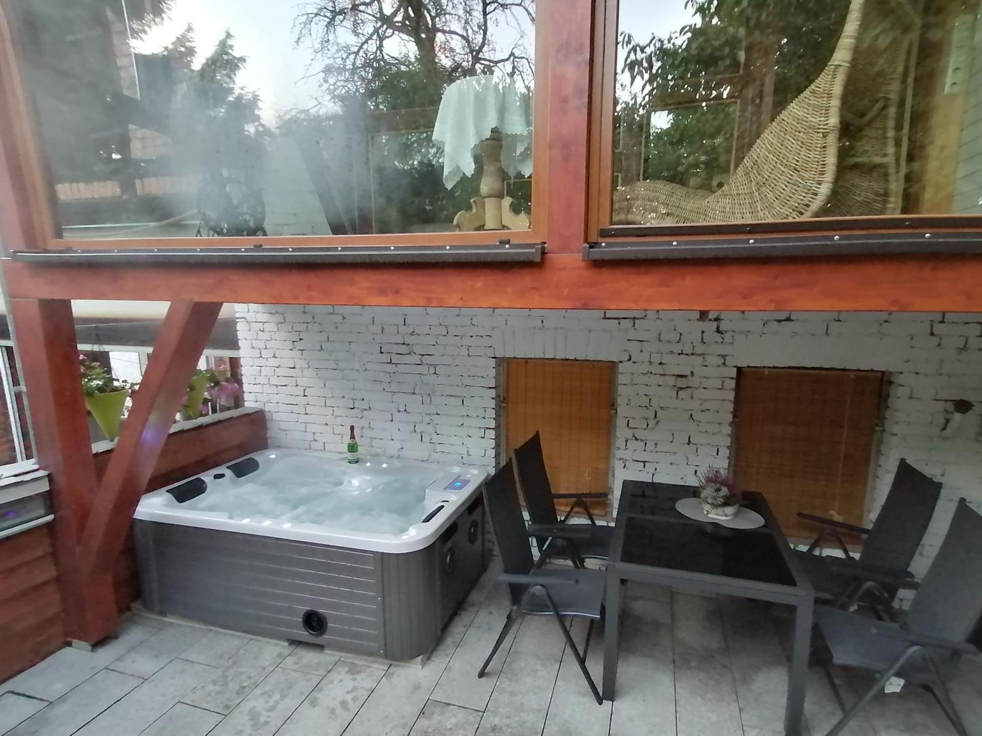 Apartment Blumenwerkstatt Mit Sauna Und Jacuzzi *